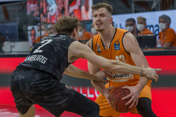 而在国际赛 而在国际赛