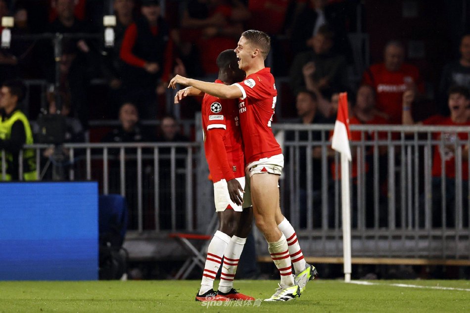 刻体现了足 刻体现了足